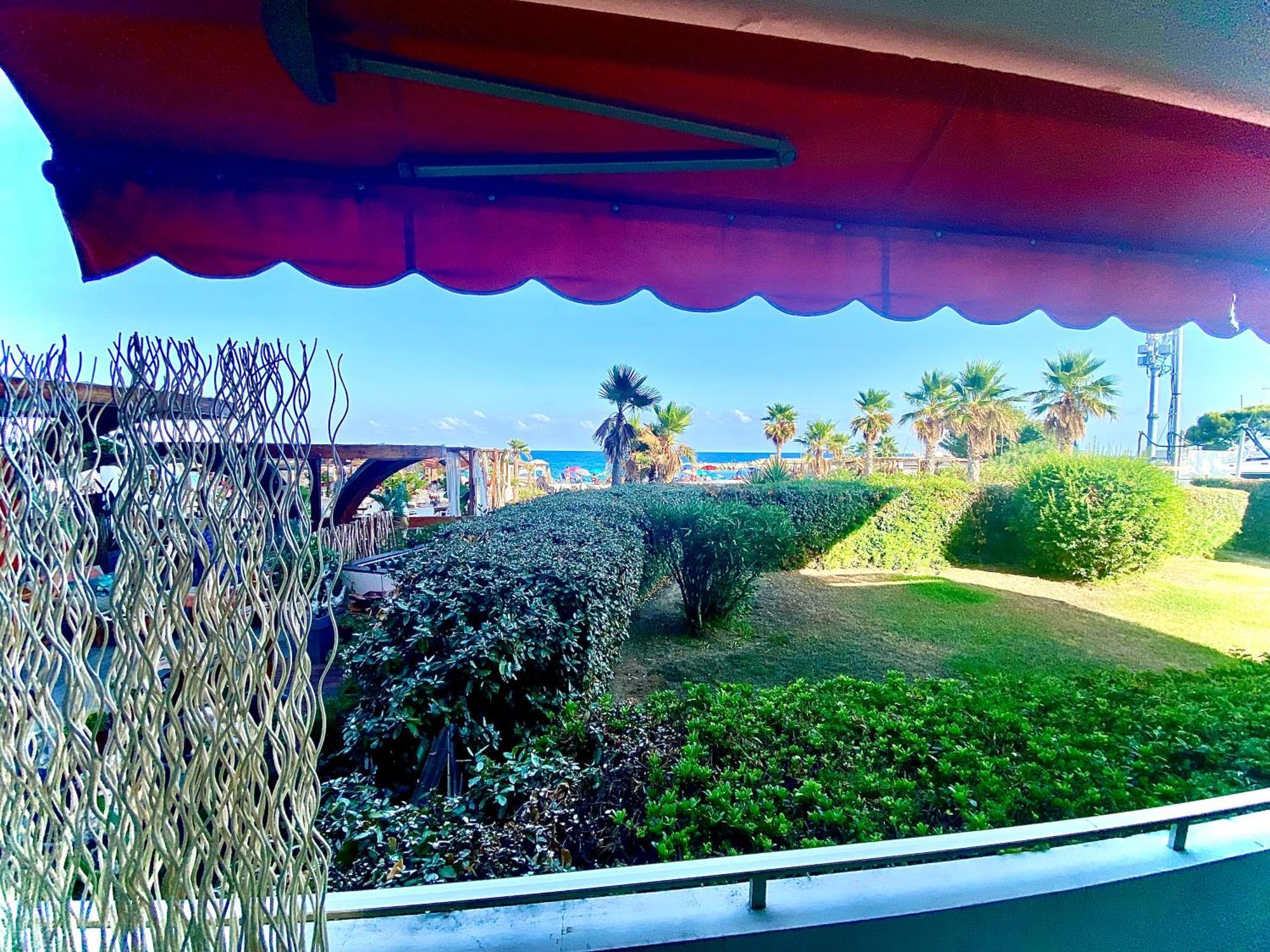 Studio Front De Mer A 10Metres De La Plage วิลล์เนิฟ-ลูเบ ภายนอก รูปภาพ